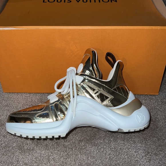 Authentic Louis Vuitton Archlight - Picture 5 of 8